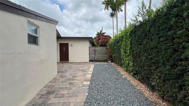 6550 SW 8th Street, Pembroke Pines, FL 33023