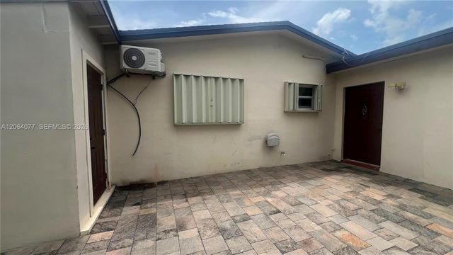 6550 SW 8th Street, Pembroke Pines, FL 33023