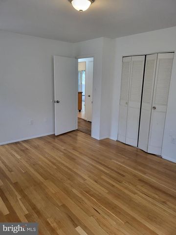 13416 HILLENDALE DR, Woodbridge, VA 22193