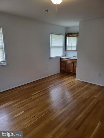 13416 HILLENDALE DR, Woodbridge, VA 22193