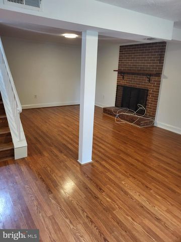 13416 HILLENDALE DR, Woodbridge, VA 22193