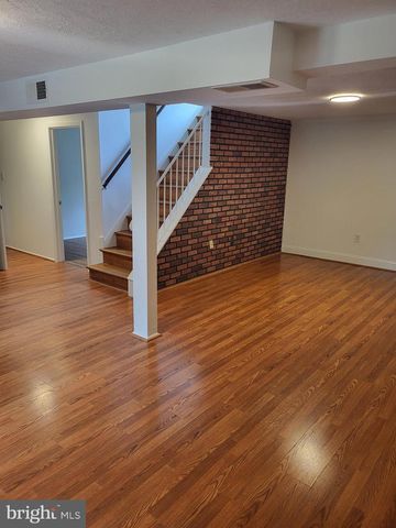 13416 HILLENDALE DR, Woodbridge, VA 22193
