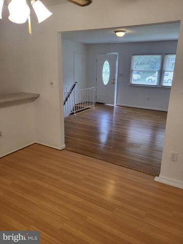 13416 HILLENDALE DR, Woodbridge, VA 22193