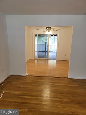 13416 HILLENDALE DR, Woodbridge, VA 22193