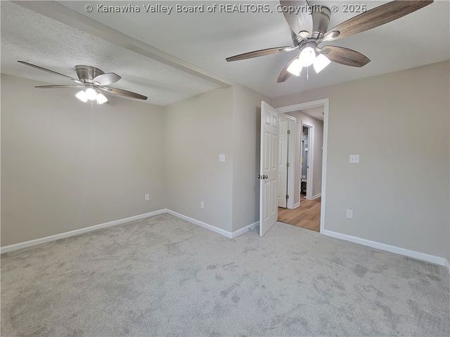 15 138th Street, Charleston, WV 25315