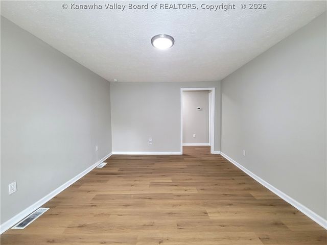 15 138th Street, Charleston, WV 25315