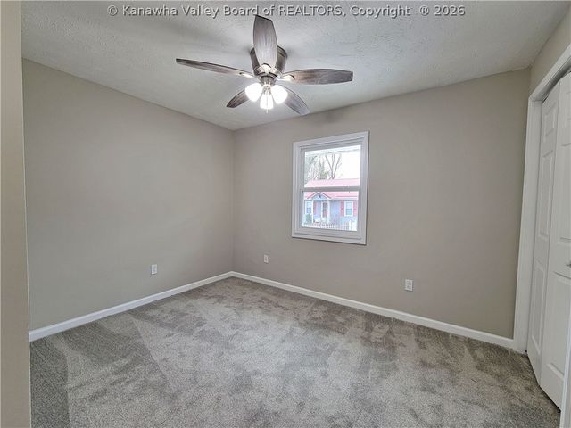 15 138th Street, Charleston, WV 25315