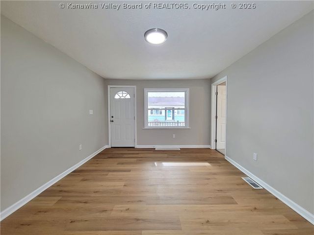 15 138th Street, Charleston, WV 25315