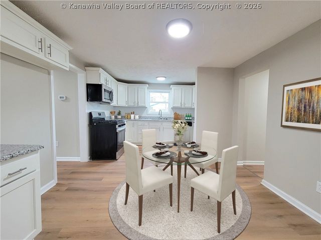 15 138th Street, Charleston, WV 25315