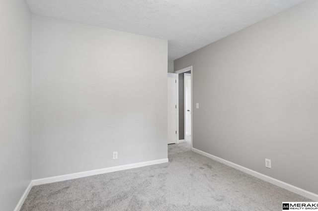 5935 S 140th Avenue, Omaha, NE 68137