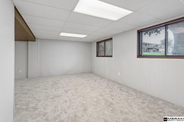5935 S 140th Avenue, Omaha, NE 68137