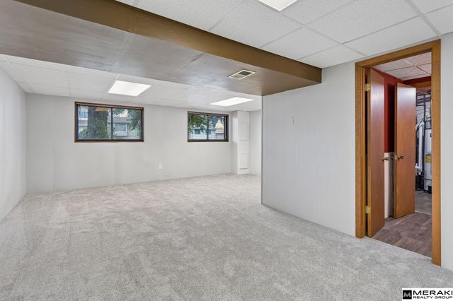 5935 S 140th Avenue, Omaha, NE 68137
