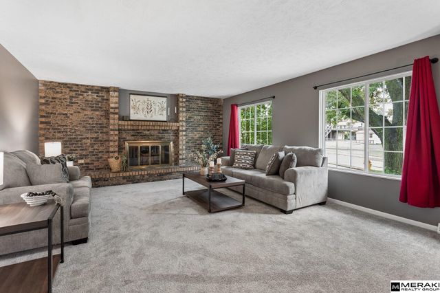 5935 S 140th Avenue, Omaha, NE 68137