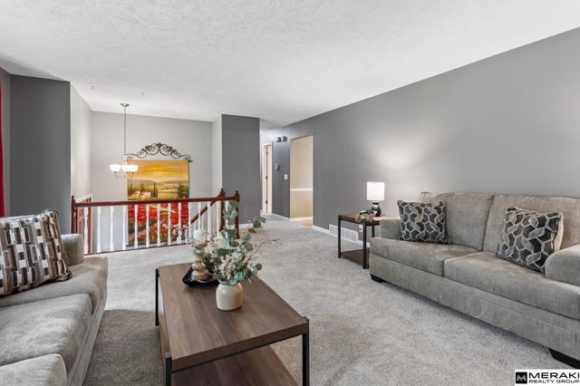 5935 S 140th Avenue, Omaha, NE 68137