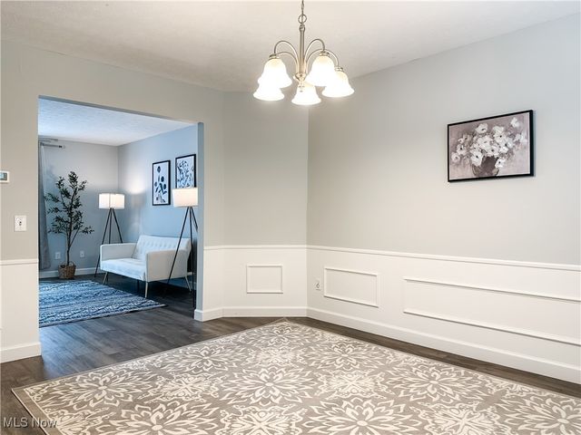 21 Cherry Hill Drive, Belpre, OH 45714