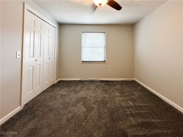 21 Cherry Hill Drive, Belpre, OH 45714