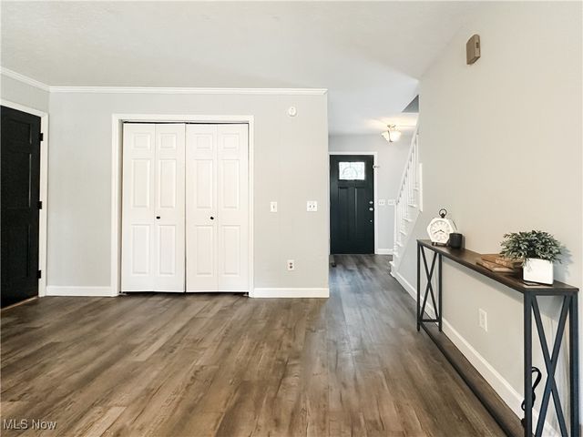 21 Cherry Hill Drive, Belpre, OH 45714