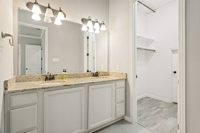 2450 Sunderland Lane, Lewisville, TX 75067