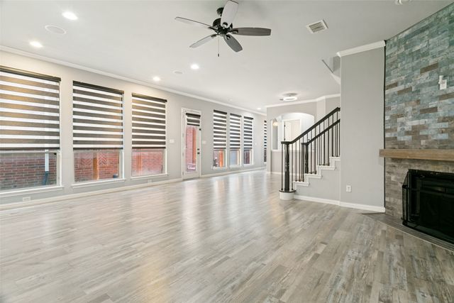 2450 Sunderland Lane, Lewisville, TX 75067