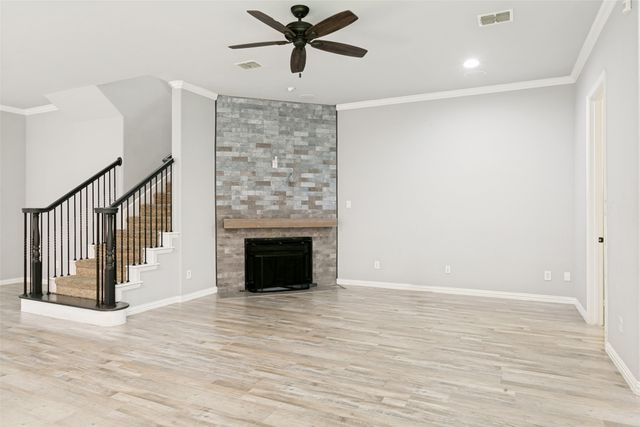 2450 Sunderland Lane, Lewisville, TX 75067