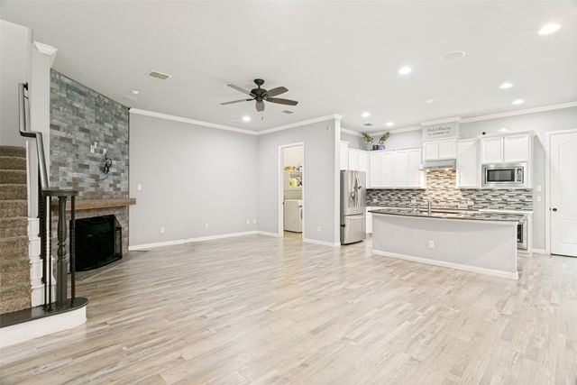 2450 Sunderland Lane, Lewisville, TX 75067