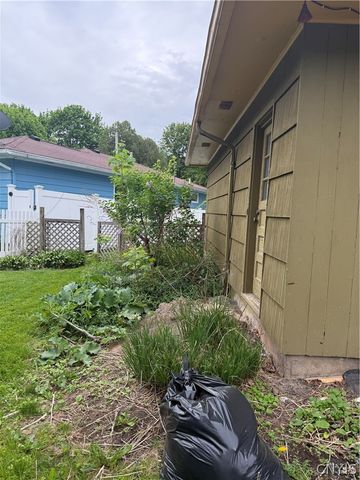 200 Gifford Parkway, Syracuse, NY 13214