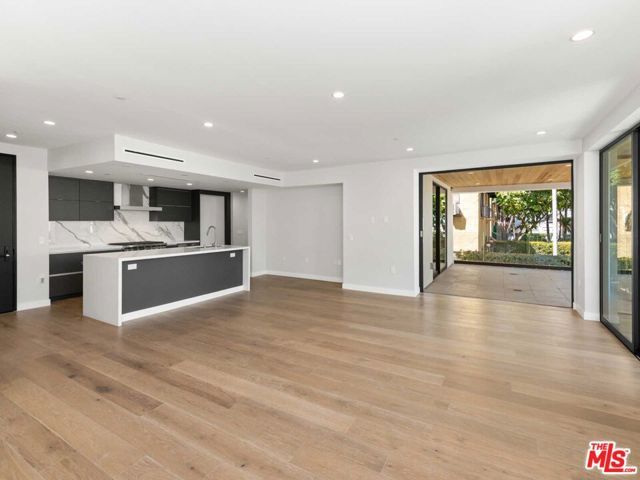 1017 N Croft Avenue 201, Los Angeles, CA 90069