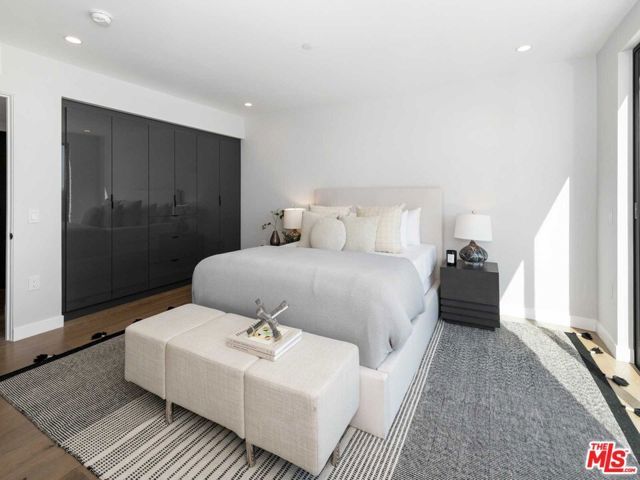 1017 N Croft Avenue 201, Los Angeles, CA 90069