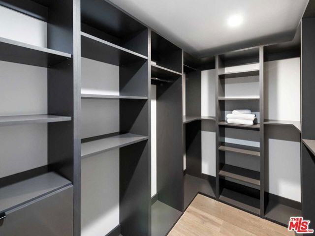 1017 N Croft Avenue 201, Los Angeles, CA 90069