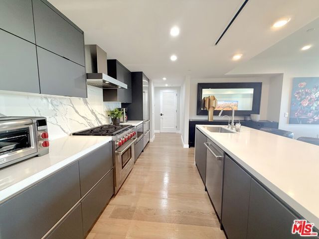 1017 N Croft Avenue 201, Los Angeles, CA 90069