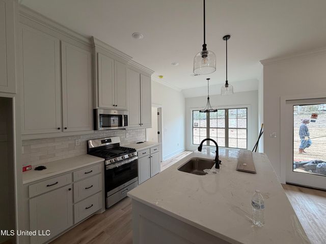 204 Anderson Oaks Drive, Pearl, MS 39208