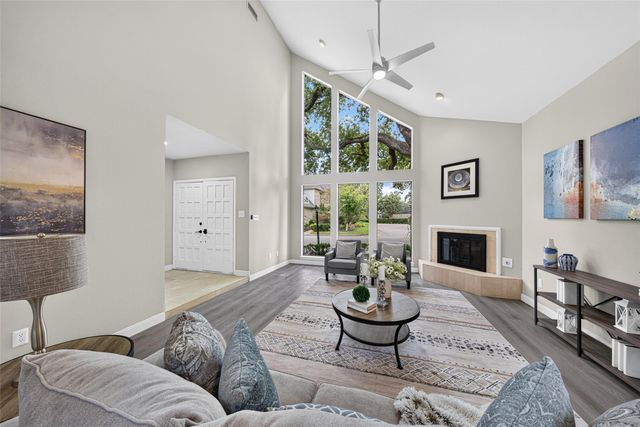 9592 Doliver Drive, Houston, TX 77063