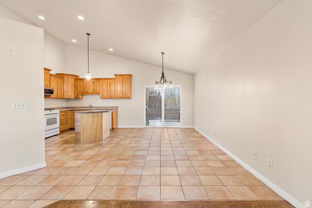 5763 S STONE BLUFF WAY, Kearns, UT 84118