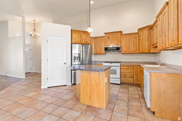 5763 S STONE BLUFF WAY, Kearns, UT 84118