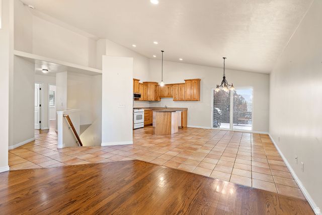 5763 S STONE BLUFF WAY, Kearns, UT 84118