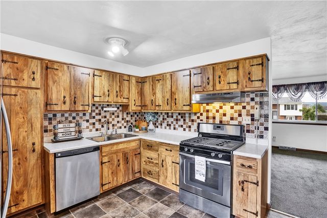 217 Eleanor Drive, Latrobe, PA 15650