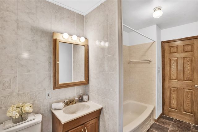 217 Eleanor Drive, Latrobe, PA 15650