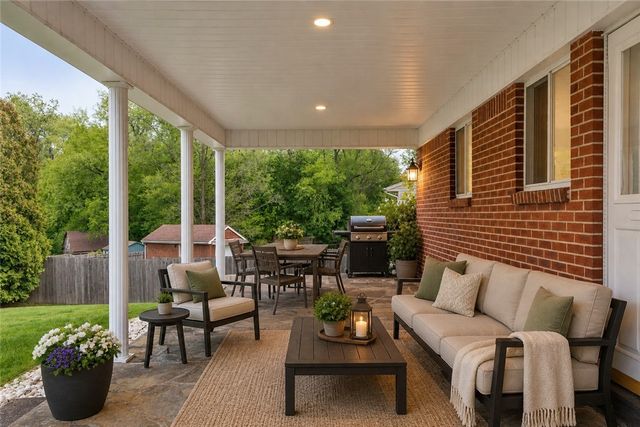 217 Eleanor Drive, Latrobe, PA 15650