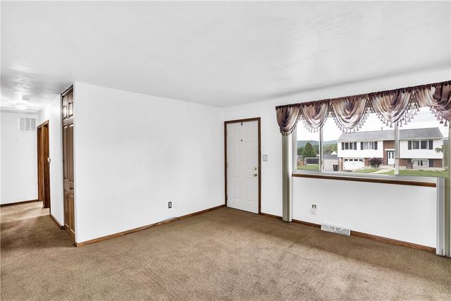 217 Eleanor Drive, Latrobe, PA 15650