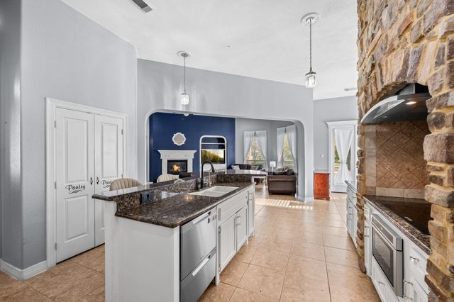 11718 Live Oak Drive, Magnolia, TX 77354