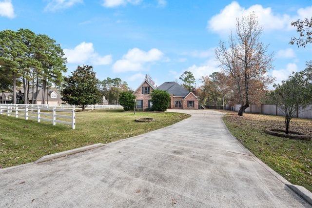 11718 Live Oak Drive, Magnolia, TX 77354