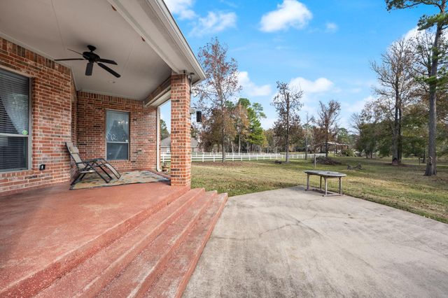 11718 Live Oak Drive, Magnolia, TX 77354