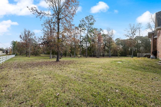 11718 Live Oak Drive, Magnolia, TX 77354