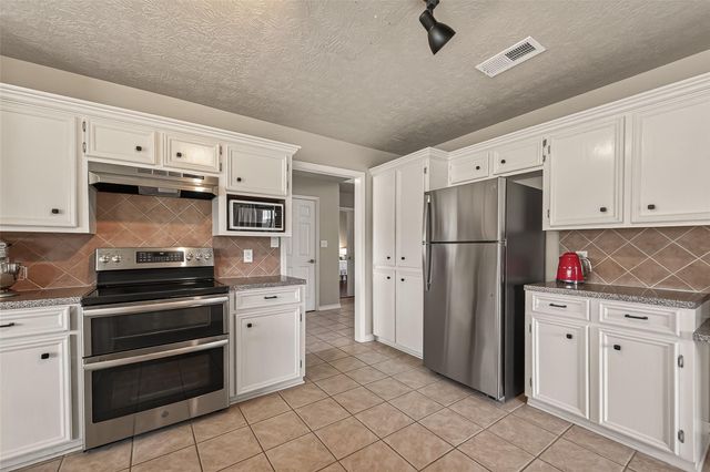 16910 County Line Road Road, Winnie, TX 77665