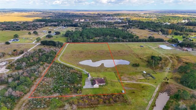16910 County Line Road Road, Winnie, TX 77665