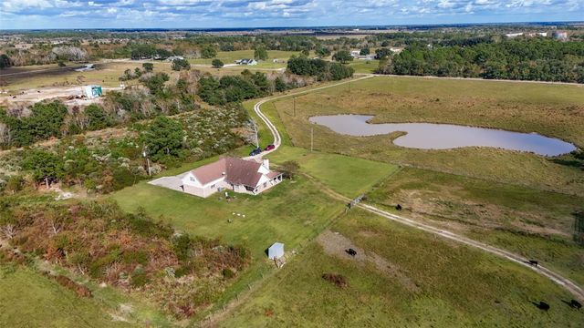 16910 County Line Road Road, Winnie, TX 77665