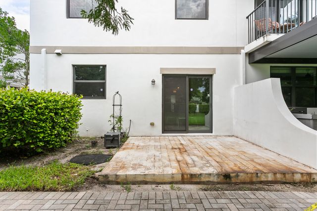 4511 E AQUA BELLA Lane, Dania Beach, FL 33312