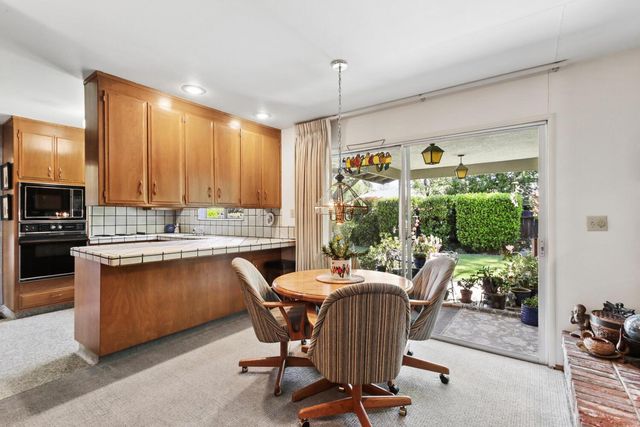 1018 Plum Ln, Davis, CA 95616