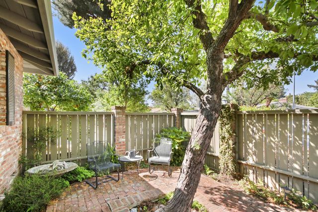 1018 Plum Ln, Davis, CA 95616