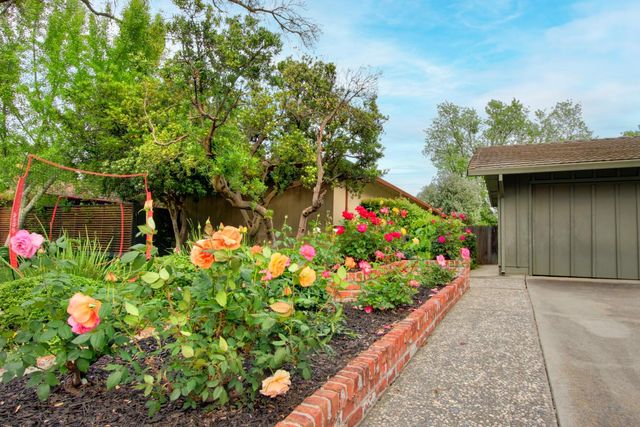 1018 Plum Ln, Davis, CA 95616